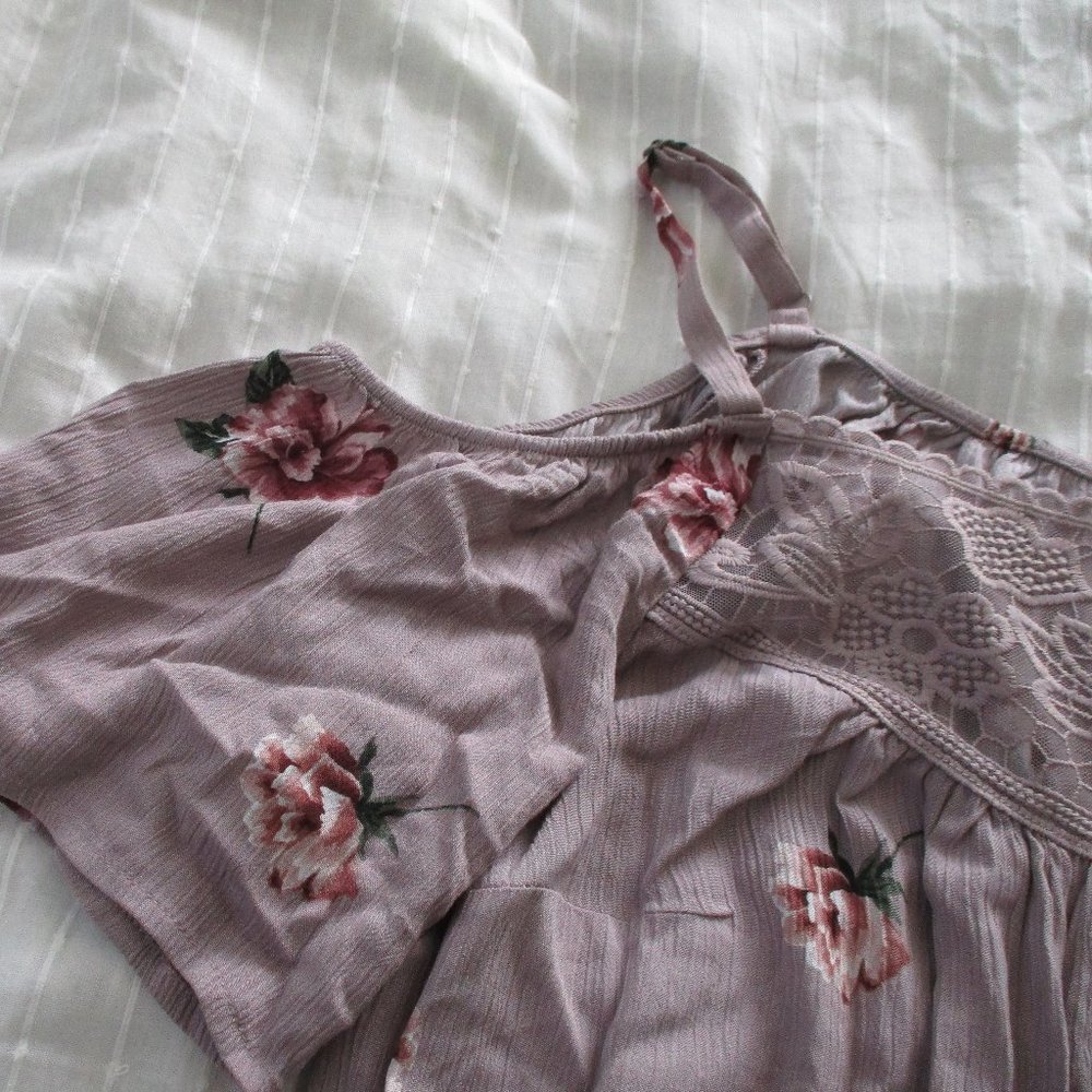 Mauve floral cold shoulder top NWOT - Picture 7 of 10